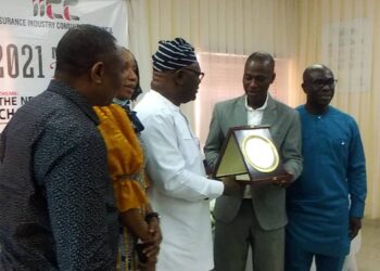 Image Spin: Insurance Council, Media Set ‘The Newsman In A Changing World’