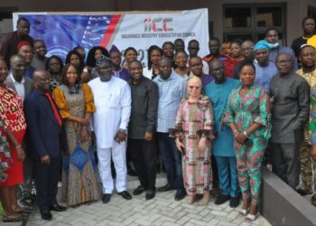 Image Spin: Insurance Council, Media Set ‘The Newsman In A Changing World’