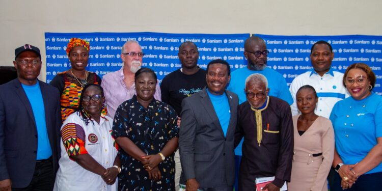 Image Spin: Sanlam Life Streams Care To Orphanages