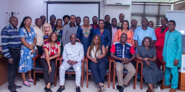 Expert Urges Journalists to Prioritize Their Wellbeing With Strict Health Checks